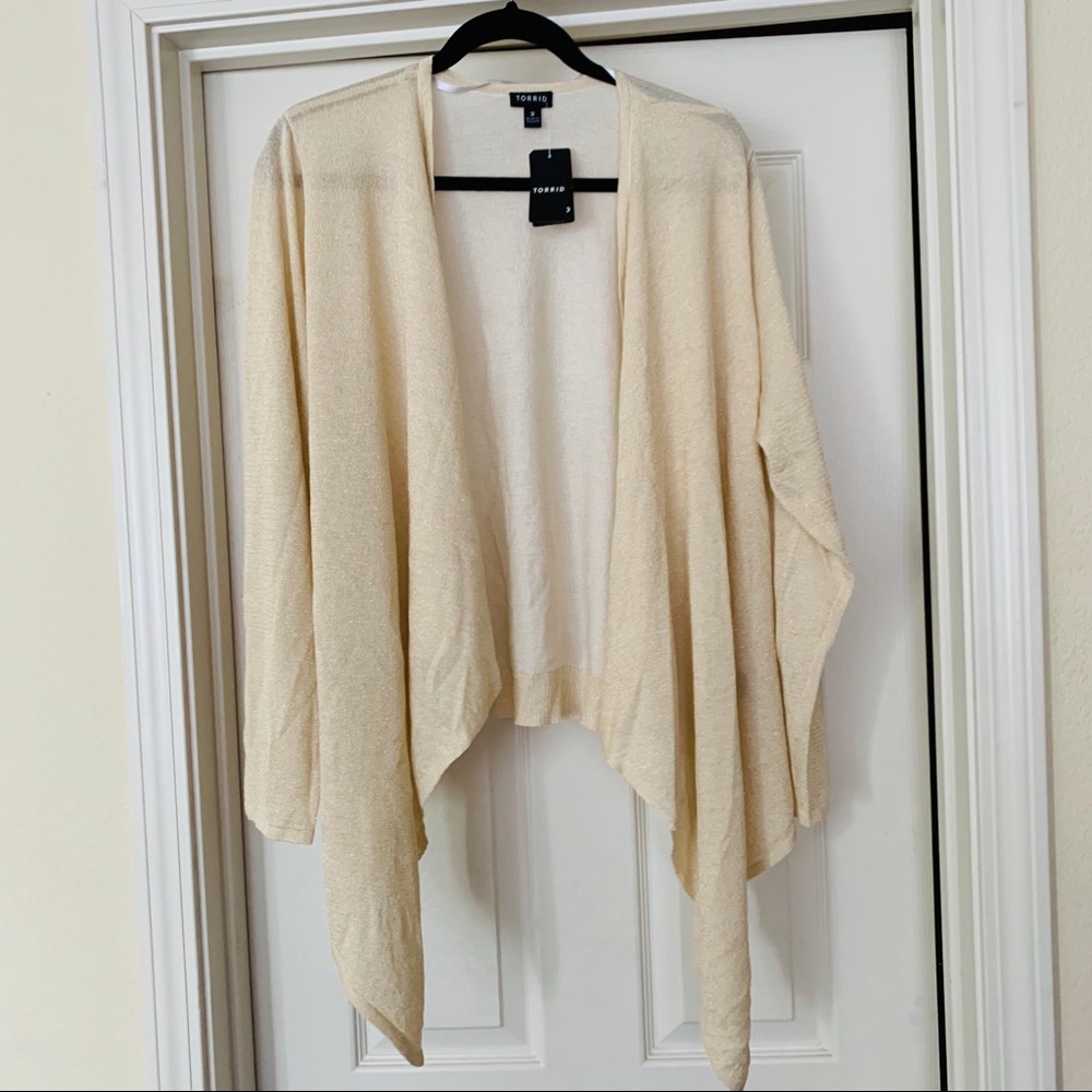 TORRID SIZE 3 Ivory Shimmer Drape Front Cardigan